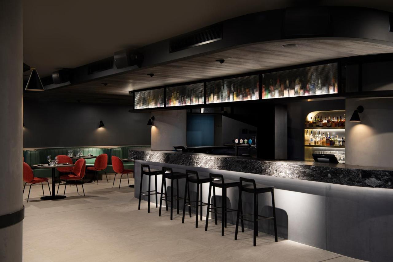 Midnight Hotel, Autograph Collection Canberra Exterior foto The bar at the restaurant